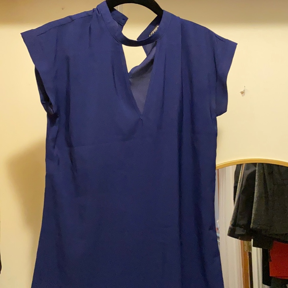 Express v neck collar